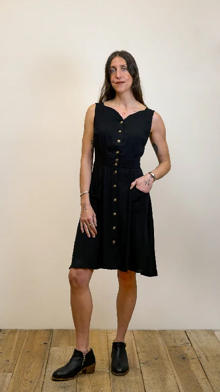 Sheet Dress in Black - Extra Button Busty Friendly