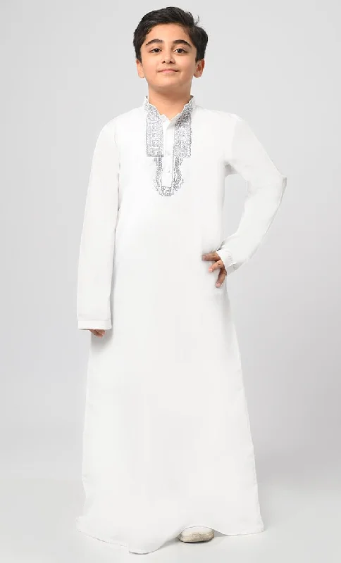 Kamran Boys Muslim Thread Embroidered Detailing Thobe