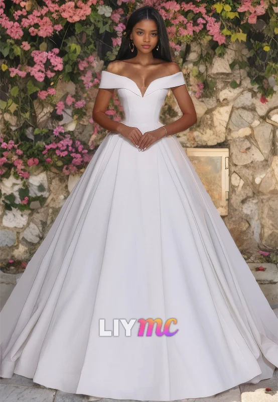 V-Neck Strapless Pleated A-Line Wedding Dress